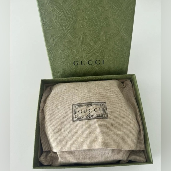 Gucci Diana Small Leather Airpods Case - Picture 7 of 8